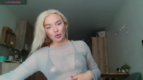 Snapshot of siberian_girl_ chatting on July 2026 05:21:02 AM Eva online show from July 2026 05:21:02 AM