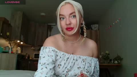 Snapshot of siberian_girl_ chatting on July 2026 04:49:02 AM Eva online show from July 2026 04:49:02 AM