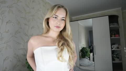 Elizabeth online show from October 2025 11:55:02 AM