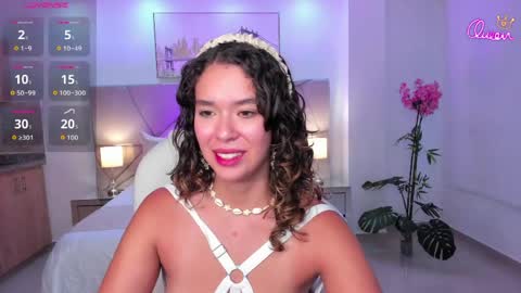 siiena online show from April 2026 07:01:01 PM