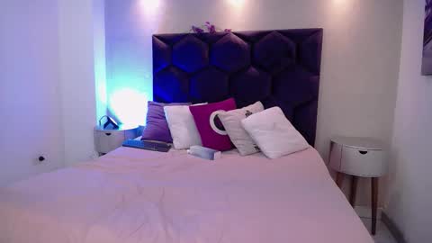 siennaluxee online show from January 2026 03:32:01 AM