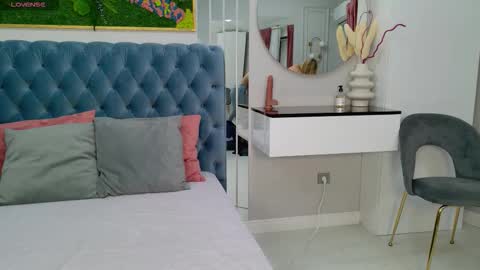 Snapshot of siennapierce chatting on November 2025 05:17:01 AM Sienna online show from November 2025 05:17:01 AM