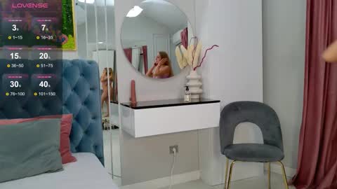 Snapshot of siennapierce chatting on November 2025 05:40:02 AM Sienna online show from November 2025 05:40:02 AM