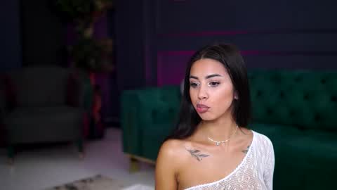 Snapshot of siennaruh chatting on September 2025 11:01:01 AM Sienna online show from September 2025 11:01:01 AM