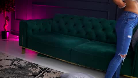 Snapshot of siennaruh chatting on September 2025 10:31:02 AM Sienna online show from September 2025 10:31:02 AM