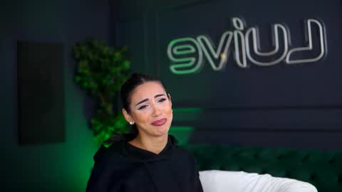 Snapshot of siennaruh chatting on October 2025 10:36:02 AM Sienna online show from October 2025 10:36:02 AM