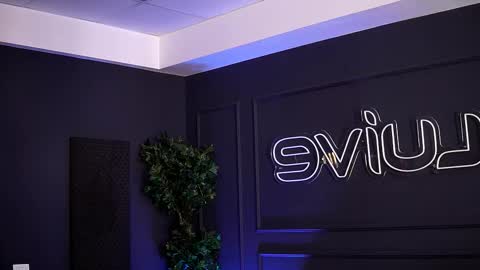 Snapshot of siennaruh chatting on October 2025 10:07:01 AM Sienna online show from October 2025 10:07:01 AM