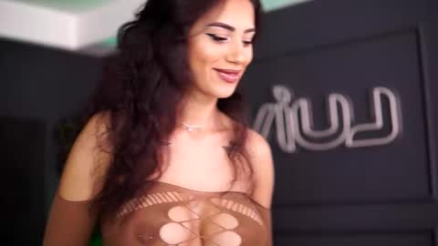 Snapshot of siennaruh chatting on October 2025 09:54:02 AM Sienna online show from October 2025 09:54:02 AM