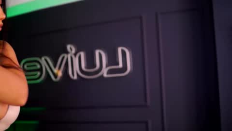 Snapshot of siennaruh chatting on October 2025 09:54:01 AM Sienna online show from October 2025 09:54:01 AM