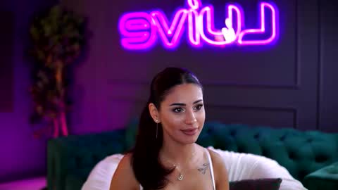 Snapshot of siennaruh chatting on November 2025 10:26:02 AM Sienna online show from November 2025 10:26:02 AM