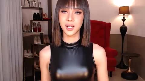 Sienna online show from November 2025 02:32:02 PM