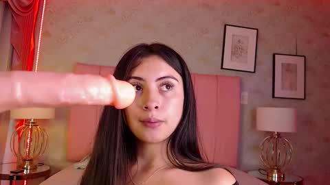 Snapshot of siennawilde_ chatting on November 2025 01:33:02 PM Sienna Wild online show from November 2025 01:33:02 PM