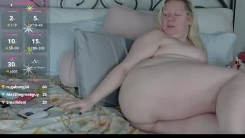 Snapshot of siennaxluxx chatting on June 2026 09:18:02 PM Sienna Luxx online show from June 2026 09:18:02 PM