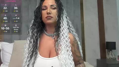 Snapshot of sierra_quinn chatting on December 2025 06:33:01 AM Sierra online show from December 2025 06:33:01 AM