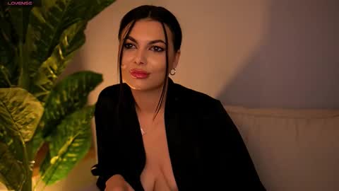 Snapshot of sierravyx chatting on November 2025 11:10:02 AM Maria online show from November 2025 11:10:02 AM