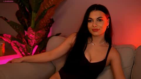 Snapshot of sierravyx chatting on November 2025 11:10:03 AM Maria online show from November 2025 11:10:03 AM