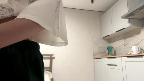 Sophie online show from April 2026 02:09:02 PM