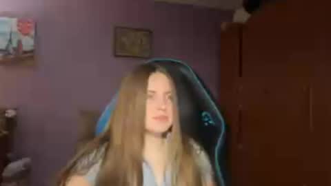 Erica online show from April 2026 09:57:02 PM