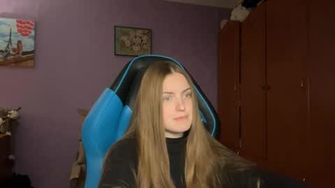 Erica online show from April 2026 06:13:02 PM