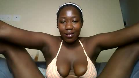 Snapshot of silky_aura chatting on June 2026 08:39:02 AM Memoo online show from June 2026 08:39:02 AM