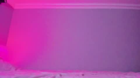 Mila online show from November 2025 07:40:01 AM