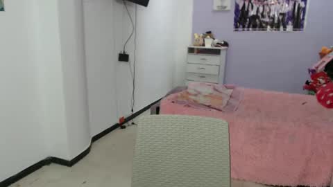 Snapshot of silvanaroberts_ chatting on March 2025 12:26:02 PM Rouse online show from March 2025 12:26:02 PM