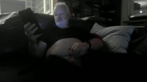 Daddy Bear online show from November 2025 08:53:01 PM