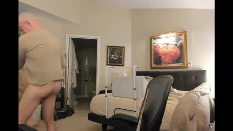 Snapshot of silverw329 chatting on December 2025 04:18:02 AM SilverW329 online show from December 2025 04:18:02 AM