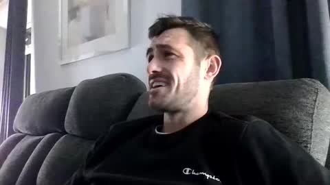 simomoliver online show from January 2026 05:48:01 PM