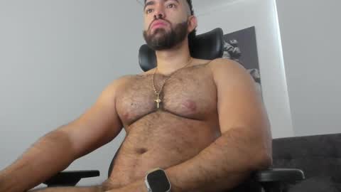 simon_leon01 online show from February 2026 12:48:02 PM