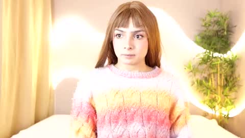 Snapshot of simone_sky chatting on February 2026 01:07:02 PM simone_sky online show from February 2026 01:07:02 PM