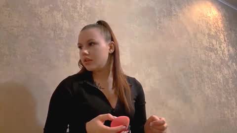 Snapshot of simoneathearn chatting on November 2025 02:49:02 PM Simona online show from November 2025 02:49:02 PM