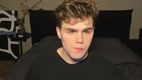 Snapshot of simonwnl chatting on December 2025 06:01:02 PM Simon online show from December 2025 06:01:02 PM