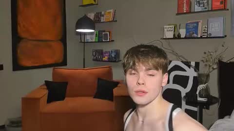 Snapshot of simonwnl chatting on December 2025 06:23:01 PM Simon online show from December 2025 06:23:01 PM