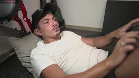 Snapshot of simoon_01 chatting on January 2025 04:47:01 AM SIMOON online show from January 2025 04:47:01 AM