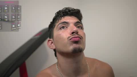 Snapshot of simoon_01 chatting on January 2025 04:04:01 AM SIMOON online show from January 2025 04:04:01 AM