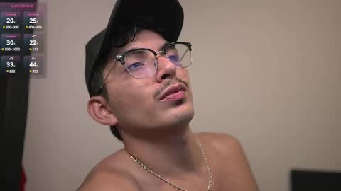 Snapshot of simoon_01 chatting on March 2025 05:40:01 AM SIMOON online show from March 2025 05:40:01 AM