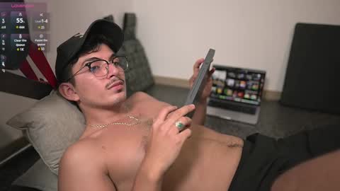 Snapshot of simoon_01 chatting on March 2025 04:45:02 AM SIMOON online show from March 2025 04:45:02 AM