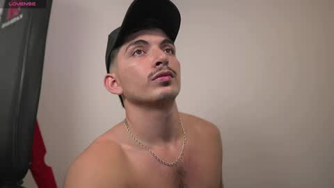 Snapshot of simoon_01 chatting on March 2025 06:06:02 AM SIMOON online show from March 2025 06:06:02 AM