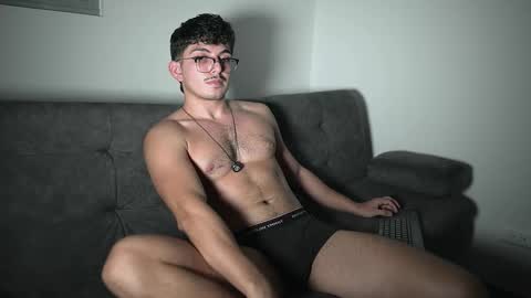 Snapshot of simoon_01 chatting on September 2025 06:24:02 AM SIMOON online show from September 2025 06:24:02 AM