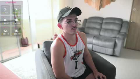 Snapshot of simoon_01 chatting on October 2025 02:24:01 PM SIMOON online show from October 2025 02:24:01 PM