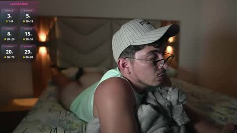 Snapshot of simoon_01 chatting on December 2025 04:11:02 AM SIMOON online show from December 2025 04:11:02 AM