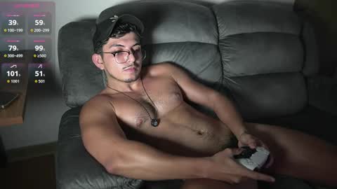 Snapshot of simoon_01 chatting on December 2025 08:23:01 AM SIMOON online show from December 2025 08:23:01 AM