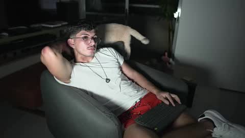 Snapshot of simoon_01 chatting on December 2025 05:34:02 AM SIMOON online show from December 2025 05:34:02 AM