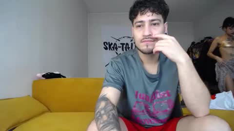 Sofi wed. - sat. 11am - 11 pm and Santi with Sofi sun.. - tue. 11 am - 5 pm  europe online show from December 2025 11:36:02 AM