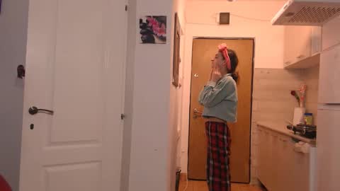 simyhvn online show from February 2026 05:36:01 AM