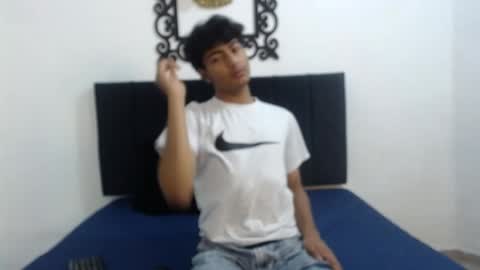 Snapshot of sinboy_ chatting on April 2026 11:05:01 AM online show from April 2026 11:05:01 AM