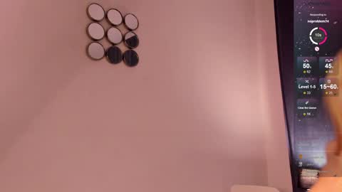 Snapshot of sincere_shyness chatting on February 2025 06:26:01 PM Naomi online show from February 2025 06:26:01 PM