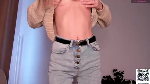 Snapshot of sincere_shyness chatting on September 2025 11:23:02 AM Naomi online show from September 2025 11:23:02 AM