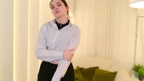 Snapshot of sindell_cryell chatting on May 2026 09:44:02 PM sindell_cryell online show from May 2026 09:44:02 PM